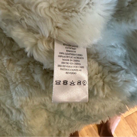 Q40 Leather Jacket with Fur Lining - Picture 3 of 8